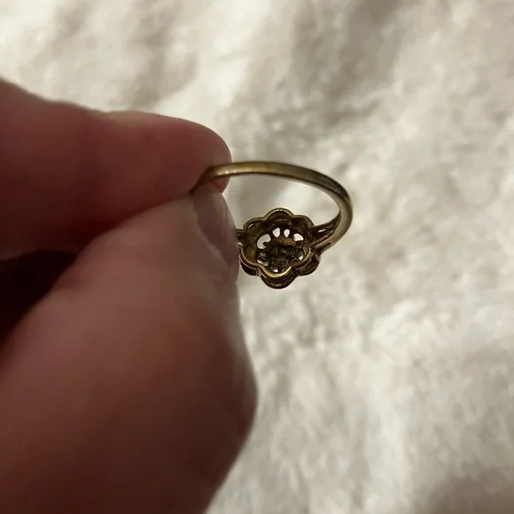 Diamond Flower Ring - Picture 8 of 11